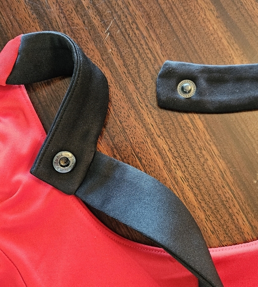 Forever 21 Red Lined Crop Top Black T-strap Back Sz M NWOT - Picture 7 of 9